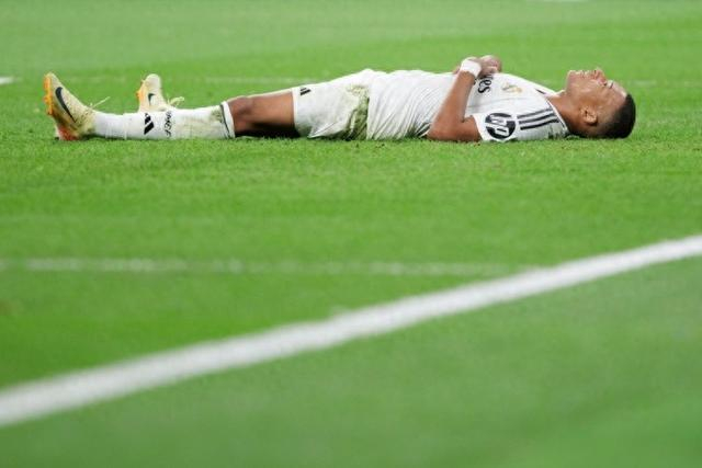 阿森纳梅超锋传射建功，凯莱赫全力扑救仍被进两球，枪手挡不住！（阿森纳势不可挡！梅超锋传射发威，凯莱赫拼尽仍丢两球）