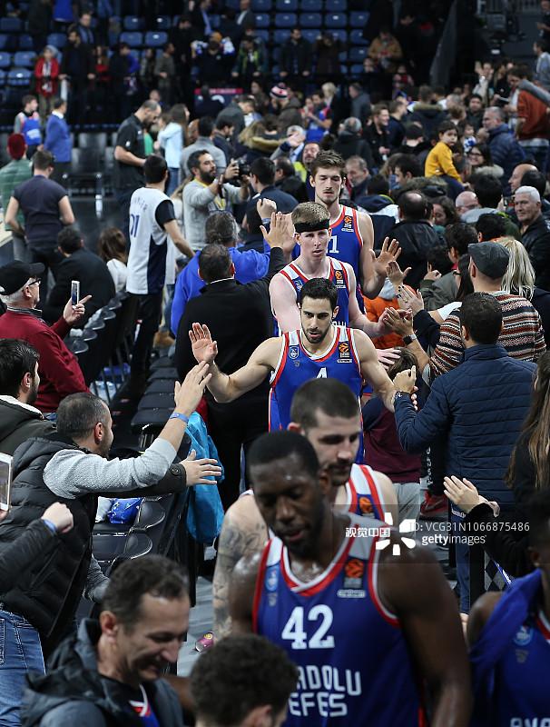 铁锤帮新援威尔逊曾嘲讽自己的新东家，签约后遭到球迷调侃（曾嘲讽新东家的铁锤帮新援威尔逊签约后反遭球迷调侃）