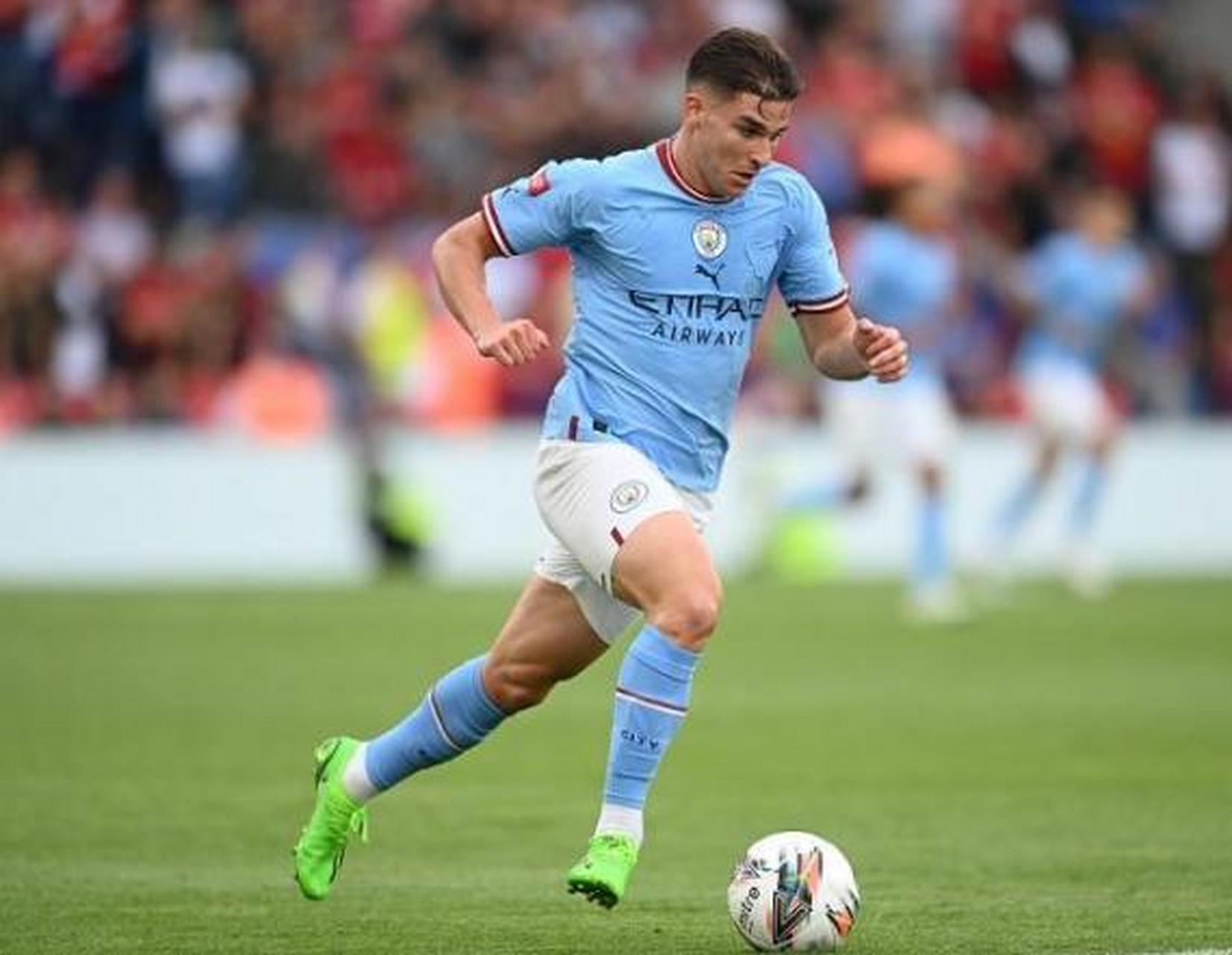 再起风波，内马尔：向教练致歉？又是哪个狗屎记者编造的谎言（风波再起：内马尔否认向教练道歉传闻，痛批记者造谣）