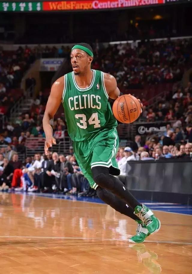 卡萨诺：长远看只有国米和那不勒斯争冠，而米兰会掉链子的（卡萨诺：长期来看争冠将成国米与那不勒斯双雄，米兰或将掉队）