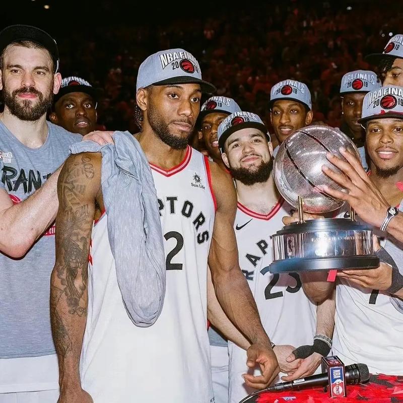 Siegel：如无法得到字母热火将补强后场 如科比·怀特和小西蒙斯（Siegel称：若无缘字母哥，热火将转向后场补强，目标或包括科比·怀特、小西蒙斯）