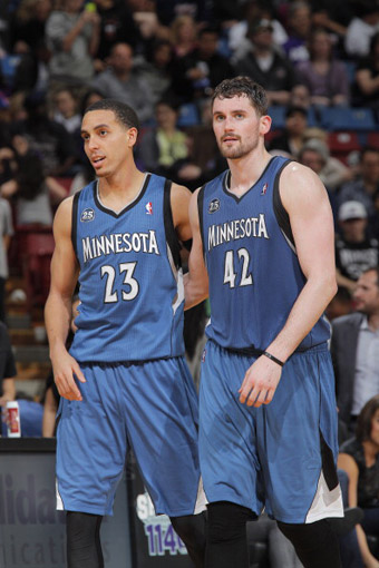 欧冠淘汰赛前瞻：拜仁主场迎战切尔西,（欧冠淘汰赛焦点战前瞻：拜仁坐镇安联对阵切尔西）