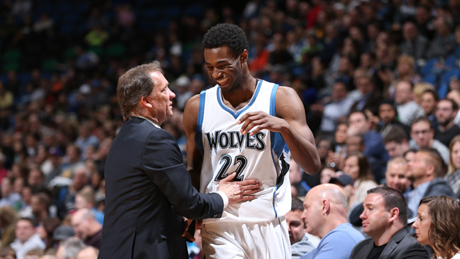 利物浦萨拉赫末段进球险胜热刺（萨拉赫终场破门助利物浦险胜热刺）