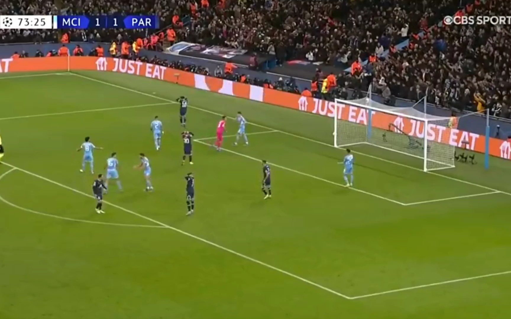 篮球篮网结束连败，全队积极庆祝（篮网止住连败，全队热烈庆祝）