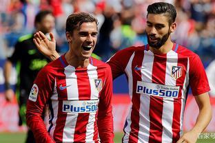 湖人杯赛主场不敌马刺引热议！媒体人：詹东里合体后最惨失利（湖人杯赛主场负于马刺掀热议，媒体称为詹东里合体以来最惨一败）