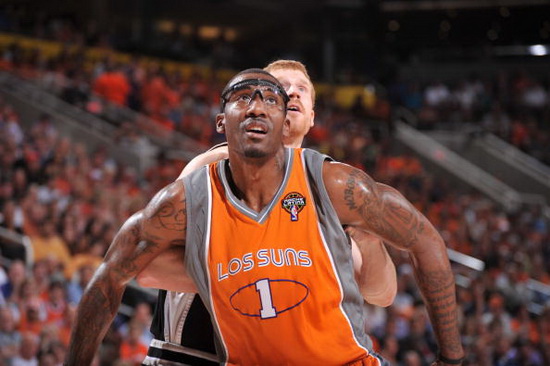 英格兰客战阿尔巴尼亚：凯恩、贝林领衔，埃泽、赖斯出战（英格兰客场挑战阿尔巴尼亚：凯恩、贝林厄姆领衔，埃泽、赖斯登场）