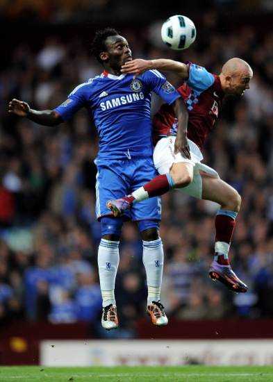 湖人惨败，詹姆斯赛后暗示球权分配有问题，没有打出团队篮球（湖人惨负后，詹姆斯赛后暗示球权分配不合理，团队配合不足）