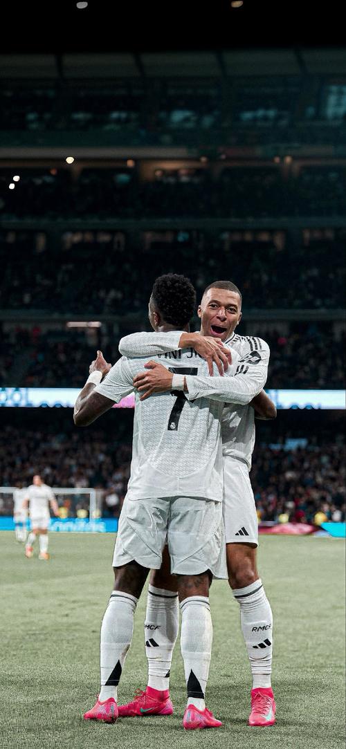 中甲半场：阿卜杜瓦哈普破门，陕西联合2-0广西平果（半场战报：阿卜杜瓦哈普建功，陕西联合2-0领先广西平果）